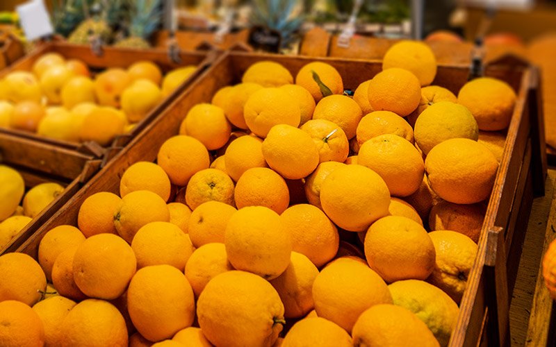 Πορτοκάλια στο μανάβικο των Flora Super Markets